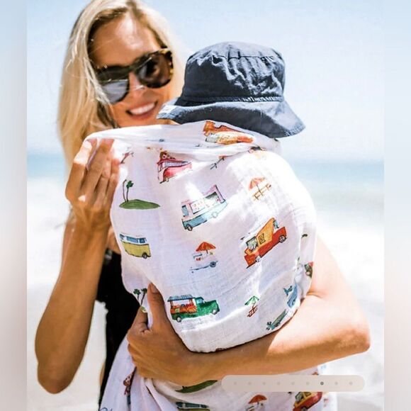 Little Unicorn Swaddle Blanket - Picture 1 of 3